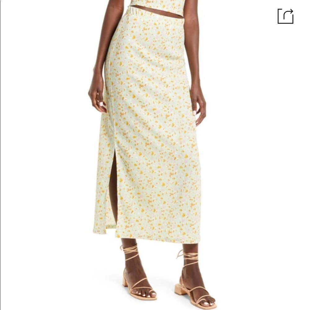 Stitch Fix l VERO MODA Floral Maxi Skirt In Pastel Green, Medium